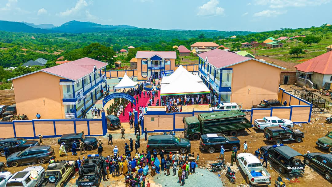 INAUGURATION DE LA CASERNE DE LA CMIS Nº10 À MAMOU : UN ENGAGEMENT TENU PAR LE GÉNÉRAL BACHIR DIALLO