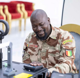 PN-RAVEC : Le Président Mamadi Doumbouya montre l’exemple en s’enrôlant au palais Mohammed V