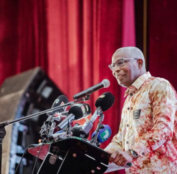 « 𝗟𝗮 𝘃𝗼𝗹𝗼𝗻𝘁é d𝘂 𝗚énéral  𝗠𝗮𝗺𝗮𝗱𝗶 𝗗𝗢𝗨𝗠𝗕𝗢𝗨𝗬𝗔, 𝗲𝘀𝘁 𝗱𝗲 𝗳𝗮𝗶𝗿𝗲 𝗲𝗻 𝘀𝗼𝗿𝘁𝗲 𝗾𝘂𝗲 𝗹𝗮 𝗚𝘂𝗶𝗻ée é𝗰𝗵𝗮𝗻𝗴𝗲 𝗲𝗻 𝗽𝗿𝗼𝗳𝗼𝗻𝗱𝗲𝘂𝗿 »