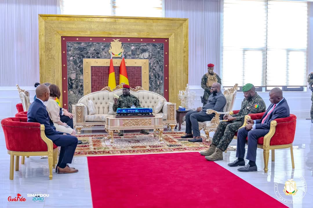 Compagnie du TransGuinéen: Mamadi Doumbouya reçoit l'entreprise WABTEC, dans le cadre de la fourniture de locomotives destinées au projet Simandou