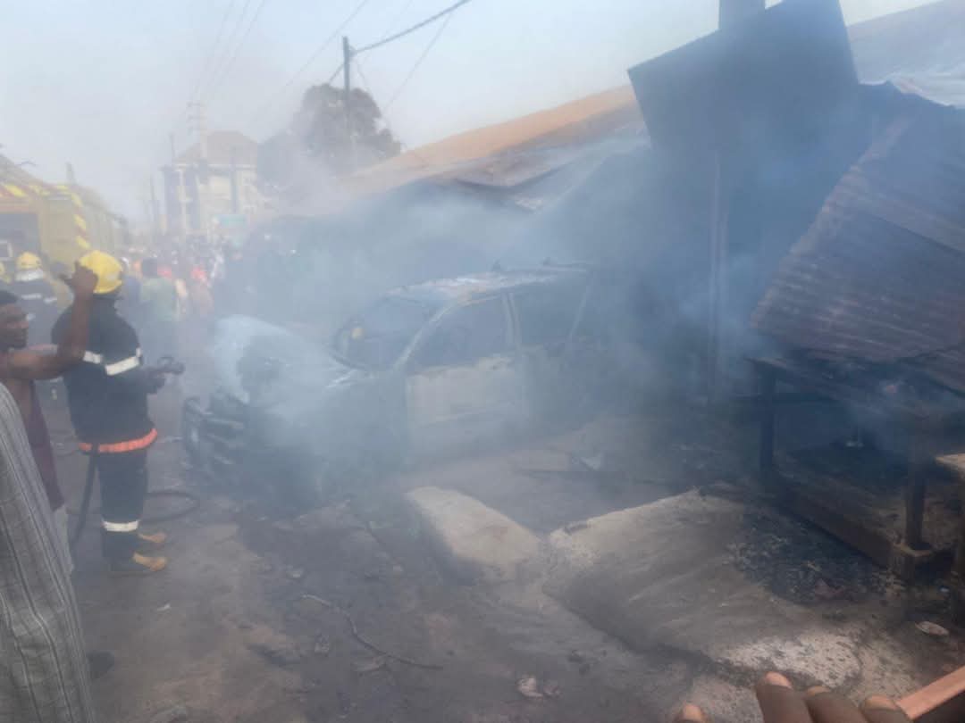 DÉPÊCHE : Incendie à Yembeya causé par un véhicule en feu