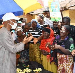 La Journée internationale des droits des femmes:  Cellou Dalein Diallo est met en nu les difficultés des femmes guinéennes