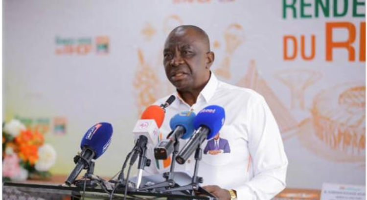 Alassane Ouattara remanie son cercle rapproché pour consolider l’exécutif ivoirien.